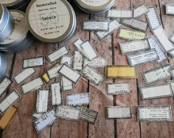 Etiquetas estilo Dennison; lata de viaje, collage, diario, técnica mixta