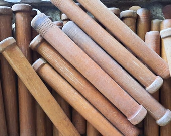 Husos de roble antiguos; husos de fibra, hilo, hilados