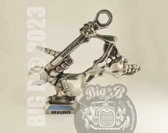 Mad Rat Rod Hood Ornament: All Metal, Sleek Design