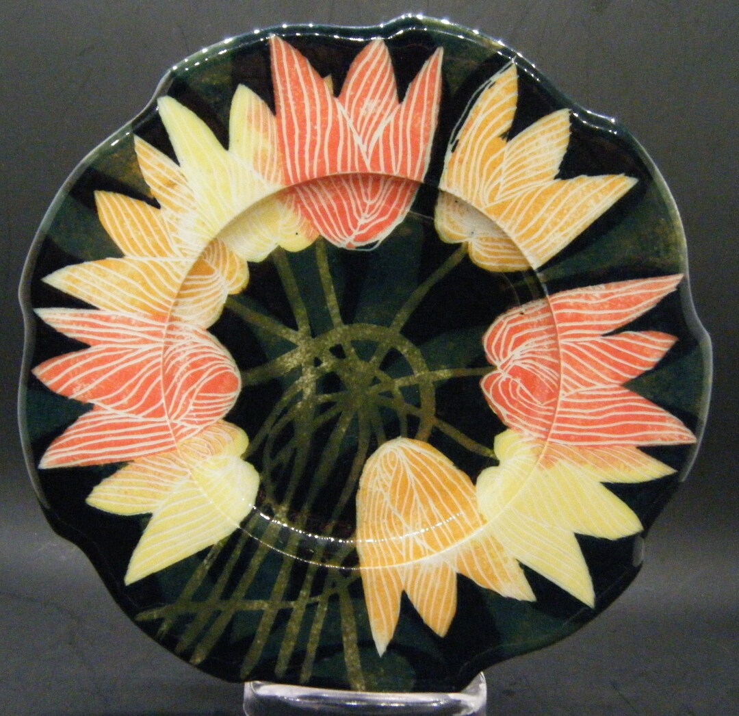 Vintage Pru Green Pottery Gwili Studio 8 Plate Tulip Etsy