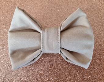 Beige bow tie for dog collar