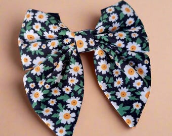Dog Bow Tie: Daisy Floral Sailor Style - Adjustable Velcro Straps