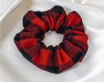 COZY Flannel Scrunchie, Buffalo Plaid Scrunchy for Autumn, Scrunchies, 90s Clothing, Hair Ties, Hair Accessories