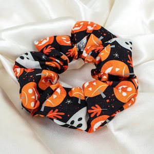 Halloween Jack o Lantern-haarscrunchie met geesten