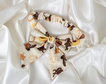 Beige Western Cowgirl Dog Bow