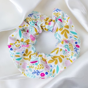 Weiß Floral Haargummi