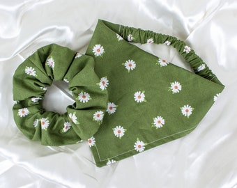 MATCH YOUR DOG! Matching Green Daisy Floral Dog Bandana and Hair Scrunchie Set, Elegant Scrunchies and Dog Scarf, Scrunchy Pet and Owner Set