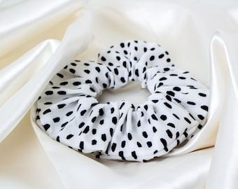 White Scrunchie with Dots, 90s Clothing Scrunchy, Scrunchies, Gift for Women