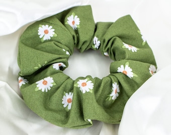 Daisy Floral Scrunchie, Elegant Flowers Scrunchy, Cute Green Scrunchies, Gift for Her, Hair Ties, Hair Accessories, Best Friend Gift