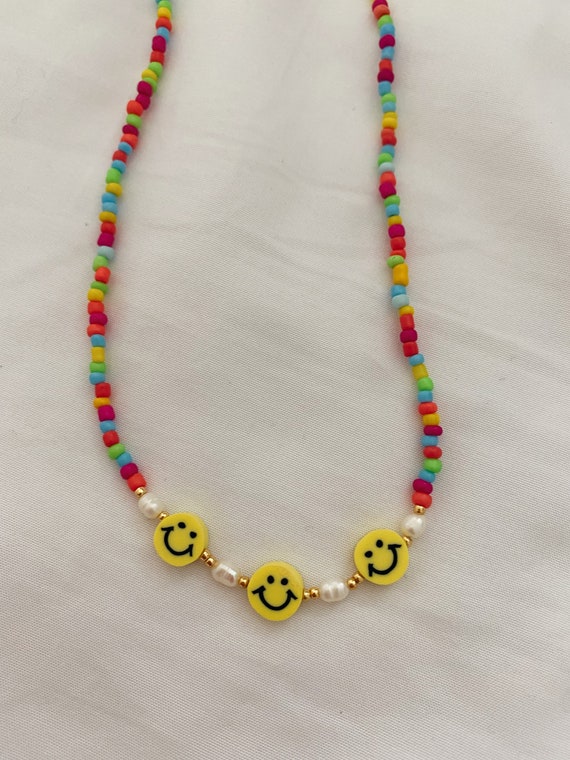 Smiley Face Necklace, Happy Face Choker Necklace, Colorful Letter Necklace,  Initial Jewelry, Pearl Choker Necklace, Beaded Necklace - Etsy | Beaded  bracelets, Beaded necklace diy, Beaded jewelry diy