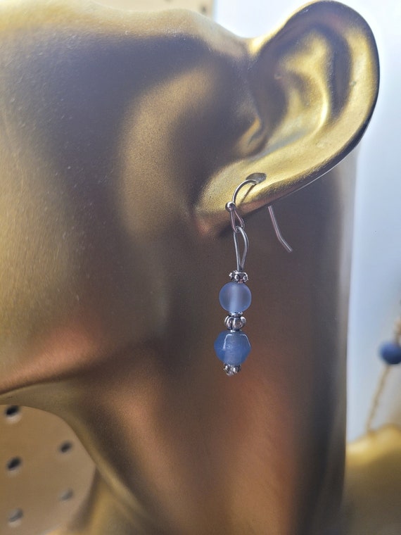 Hand-created Earrings fish Hook: Globe/blue/glass/silver 