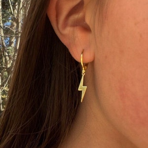 18k gold plated lightning bolt huggies/lightning huggies/gold plated earrings/huggie earrings