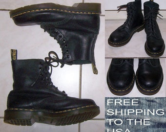 Dr Doc Martens 1460 Pascal lace up boots bouncing soles black leather UK6 US womens 8 EU39 slightly worn free sjo[[omg tp tje ISA