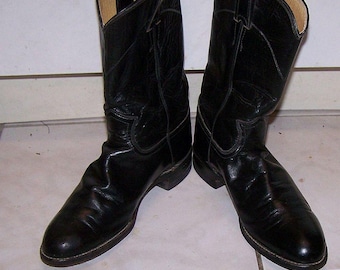 Botas Justin estilo cowboy/roper: couro preto estilo western com salto baixo, tamanho 7A estreito