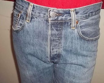 Jean Levis 501 vintage : denim délavé pour femme, fabriqué aux États-Unis (32 x 30)