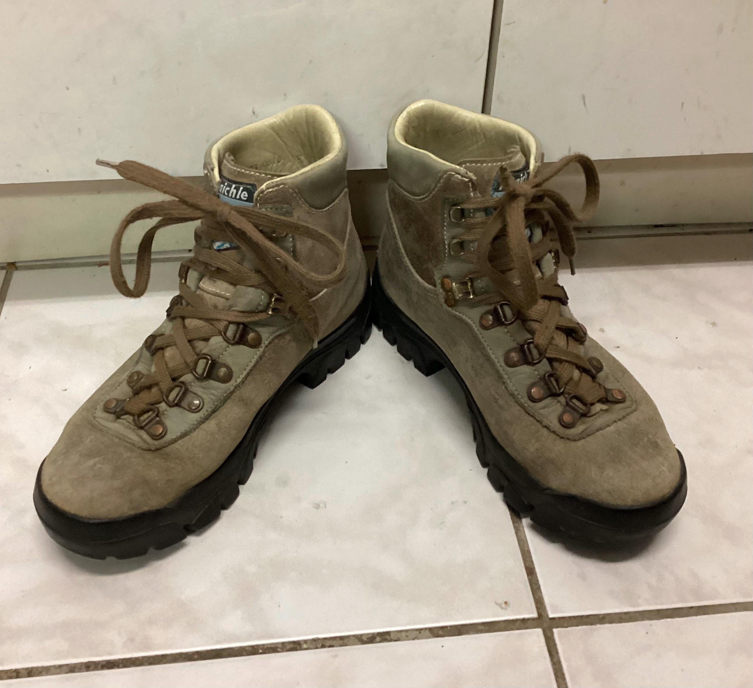 Raichle Men\'s Size 10.5 M Swiss Leather Hiking Mountaineering Boots VTG Vintage Raichle Montagnas hiking boots main image 3