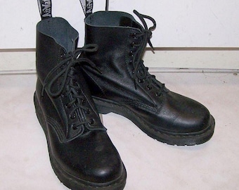 Dr. Martens Pascal Mono Black Leather Boots - UK 6 / US Women's 8