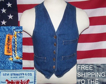 Levis denim vest trucker button front model 76108 womens medium size gently worn laundered clean collectible