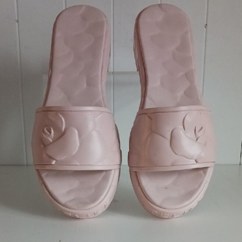 Valentino Garavani Pink Flower Slide Sandals. image 3