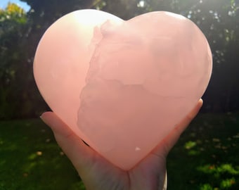 225.4gr Natural Pink Calcite Heart Bowl 11.1x12.5x1.5cm From Pakistan
