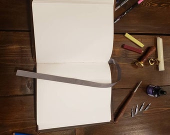 320 Page 8.5" x 7" Lockable handmade hardback leather journal