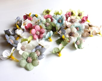 50 Tiny Blossoms flowers , pink Silk Flowers,Millinery, Flower Crown, Hair Accessories, Corsage,DIY Wedding Bridal,cream mini flowers lf018