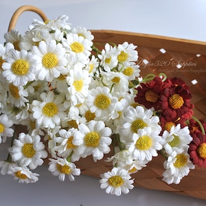 30 mini Gänseblümchen, 6 Stiele Seidenblumen mit Stiel, Haarschmuck, Blumenkranz, Haarschmuck, Corsage, DIY Hochzeit Braut lf019 white gänseblümchen Bild 7