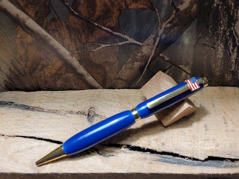 Acrylic blue twist pen gold plated american flag