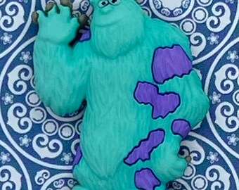 Sully needle minder