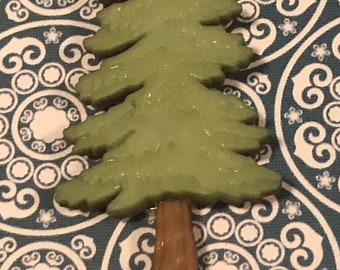 Fir tree needle minder