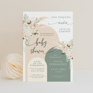 Una pequeña niña está en camino baby shower tarjeta de invitación en español printable, floral boho baby shower invitation in spanish - C532
