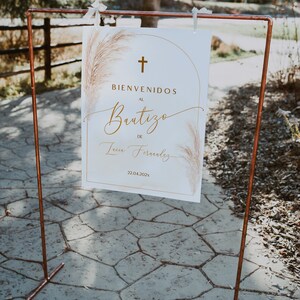Cartel bienvenida bautizo para imprimir, minimalist boho neutral beige baptism welcome poster in spanish, bienvenidos al bautizo niño - C542