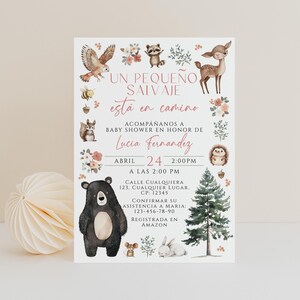 Un pequeño salvaje está en camino invitación, woodland spanish baby shower invite printable, animals baby shower invite in spanish - C786