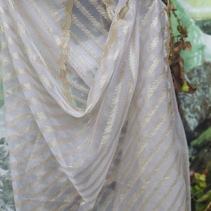 White and Gold Traditional Dupatta/ Banarasi Dupatta/ White Dupatta/ Indian Dupatta/Punjabi dress dupatta/Wedding Veil/ chunni /for festival