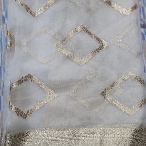 White and Gold Traditional Dupatta/ Banarasi Dupatta/ White Dupatta/ Indian Dupatta/Punjabi dress dupatta/Wedding Veil/ chunni /for festival