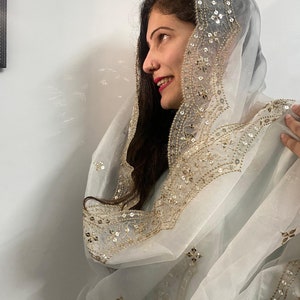 Dupatta pakistanais traditionnel blanc et or/ Dupatta blanc/ Dupatta indien/ Robe pendjabi dupatta/ Voile de mariage/ chunni/pour le festival