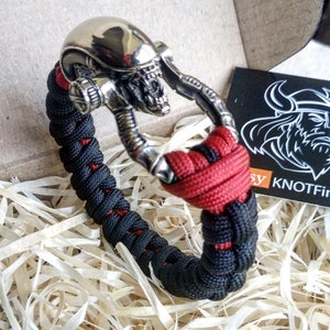 Paracord bracelet &quot;ALIEN&quot;. Celtic knot and parachute cord.