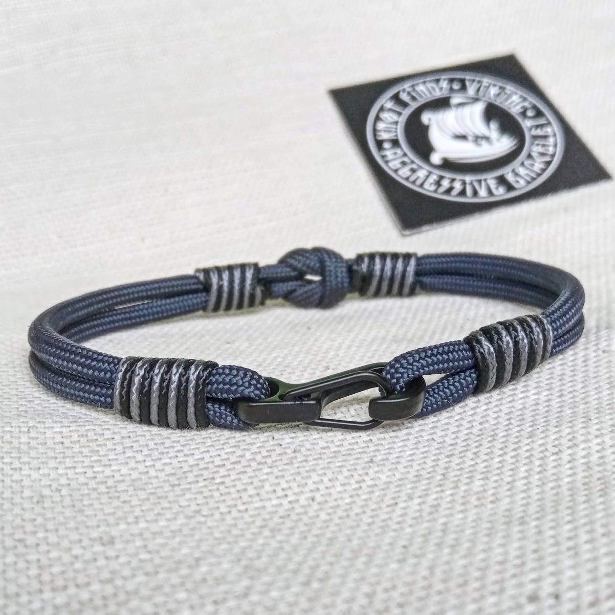 Nautical Navy Blue Paracord Bracelet With a Carbine. Accessory for Boat  Trips. Marine Gift. 