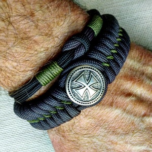 Nordic paracord bangle &quot;TEMPLAR CROSS&quot;. The original brutal bracelet made of Celtic knots and beads. Viking style.