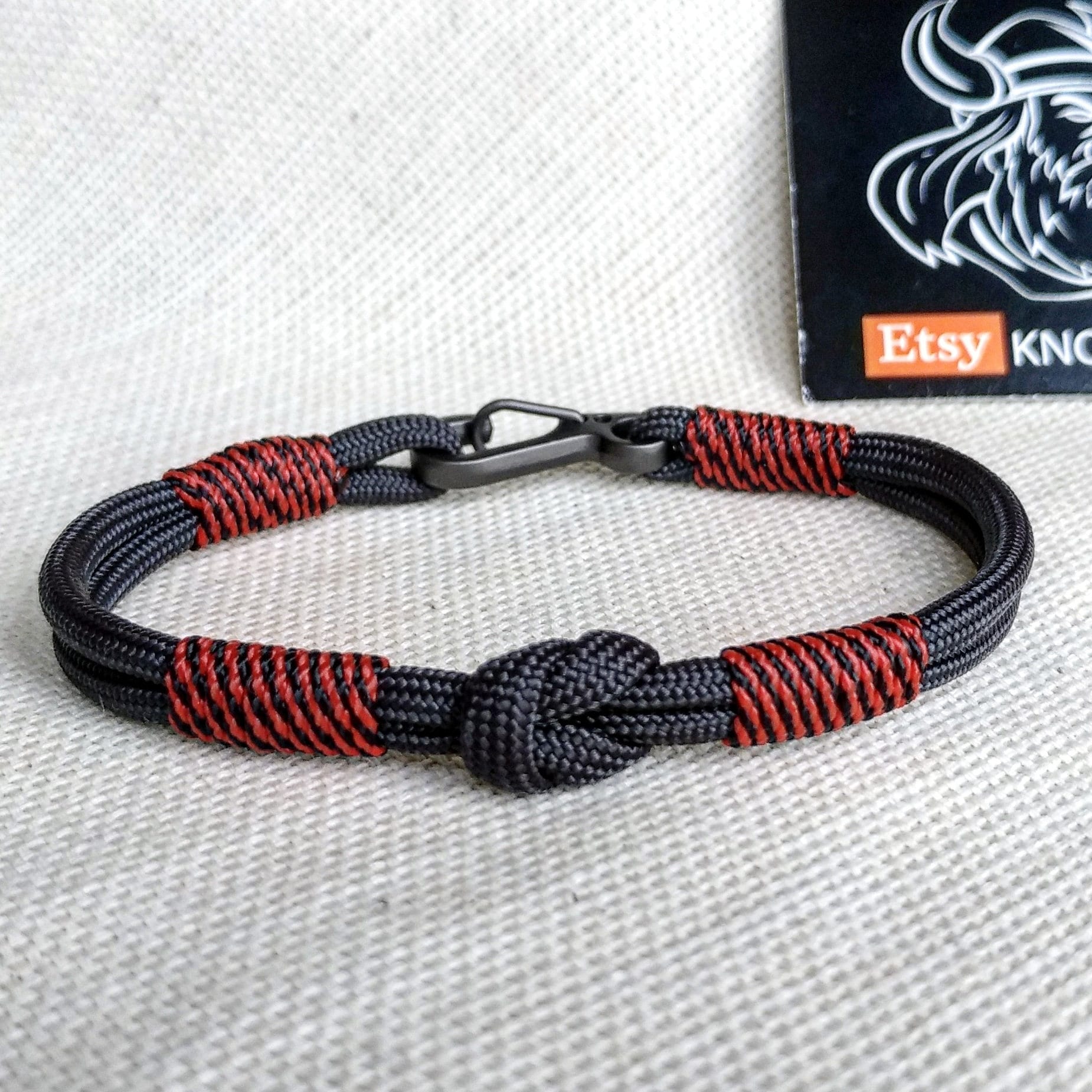 Handmade Paracord Bracelet Made of Knots Carbine - Etsy