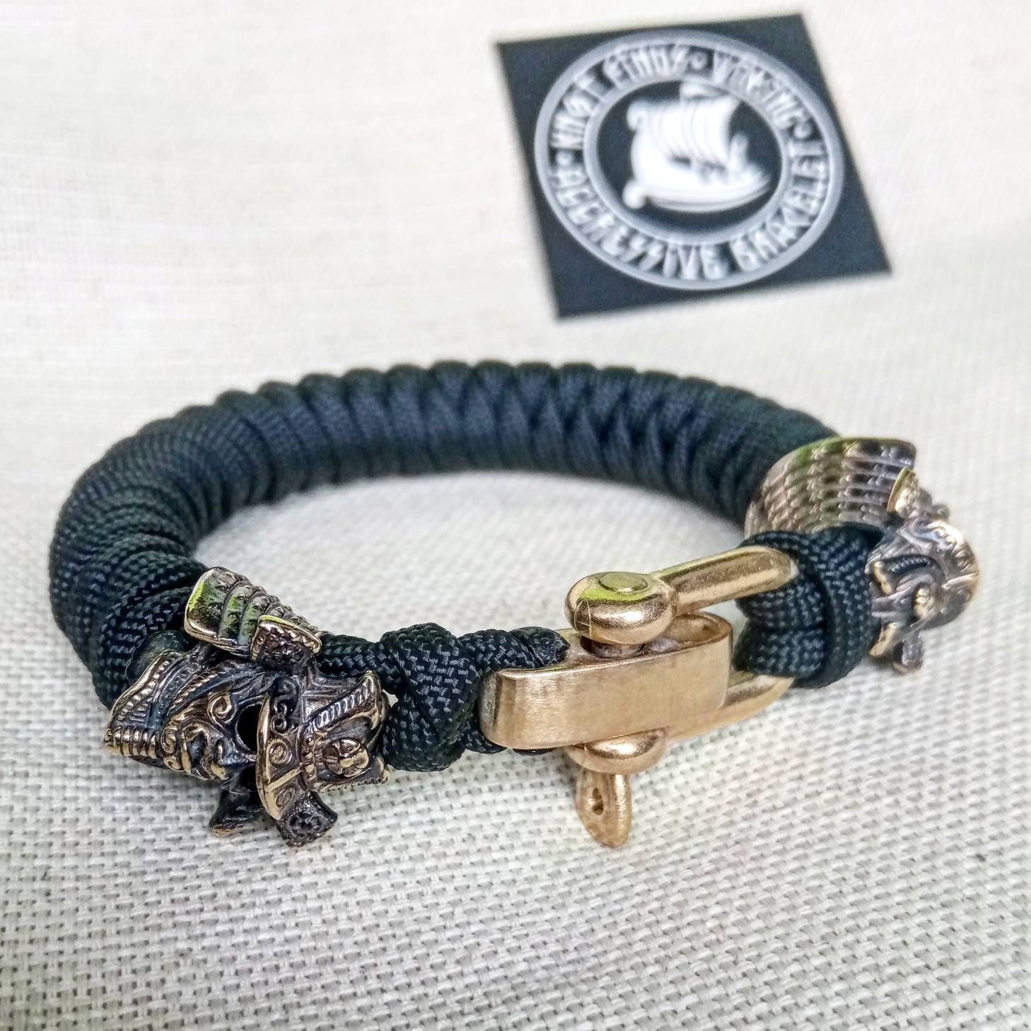 Black Paracord Bracelet Samurai. Celtic Knot. Paracord