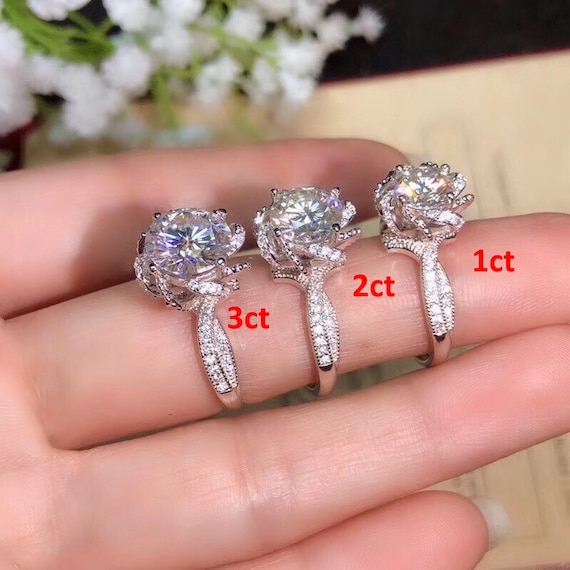 White Gold Plated Sterling Silver Rings for Women Engagement Cocktail Wedding Ring Art Deco Aesthetic 123 Carat Shining Moissanite Ring