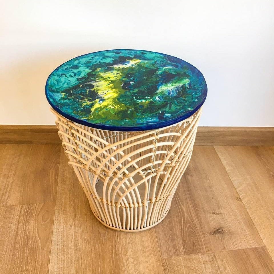 Table Basse Ronde en Résine Bleue et Turquoise Osier Pour Décoration d'intérieur