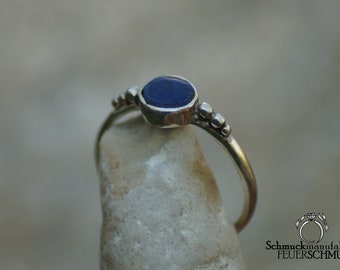 Silver ring with lapis lazuli