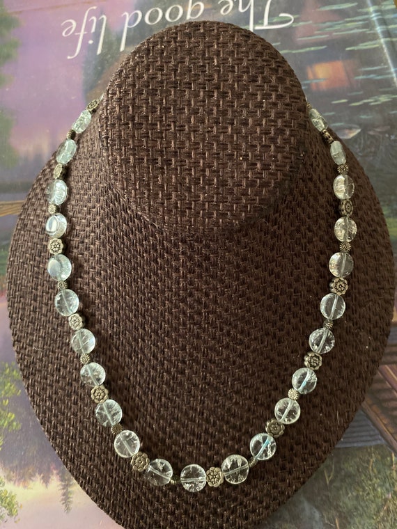 18” crackle glass and metal flowered necklace