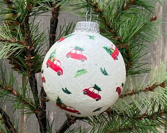 Ornements de découpage faits à la main de camion de Noël rouge