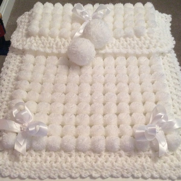 Beautiful White Baby Pom Pom Blanket