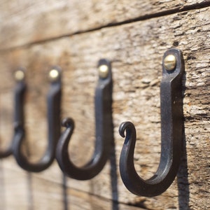 Geschmiedeter Wandhaken. Küchenhaken.