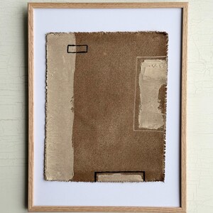 Arte abstracto sobre algodón crudo, obra de arte de 9,5 x 12 pulgadas, marco de roble opcional, arte de pared Wabi Sabi, pintura original, obra de arte en tono neutro, arte moderno