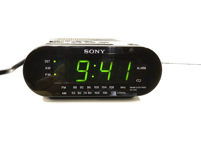 Sony Dream Machine Digital Alarm Clock Am Fm Radio Vintage Green LED